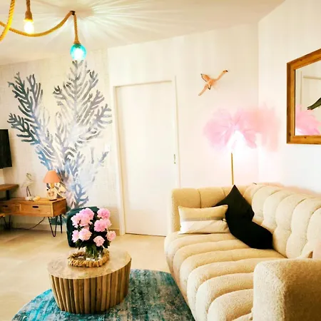Le Flamant Rose De Lilo Apartment